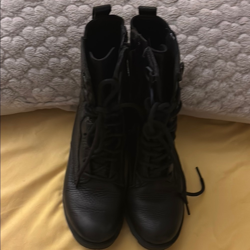 Sorel Black Combat Moto Boots with Sturdy Rubber Sole